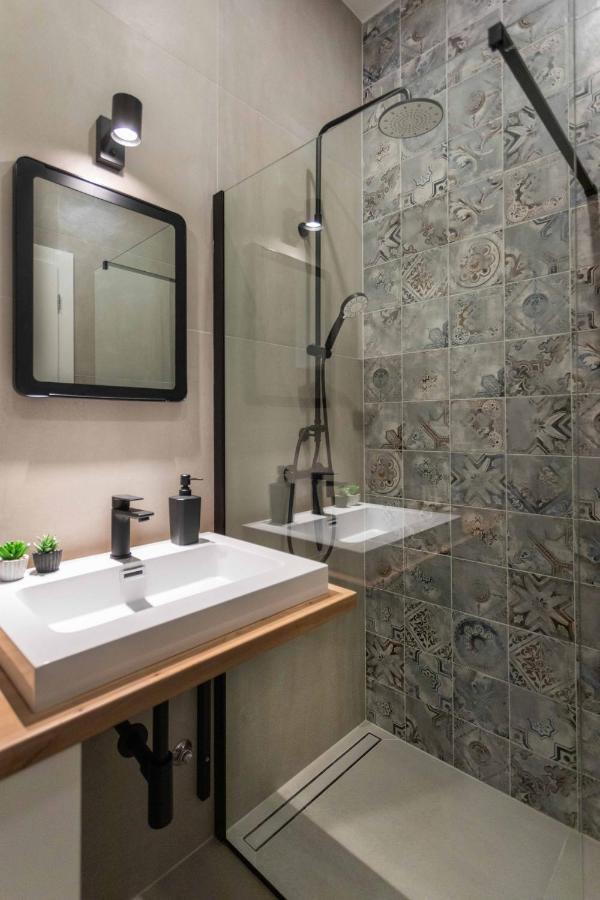Modern And Design Apartment Near The Main Square Zagreb Buitenkant foto