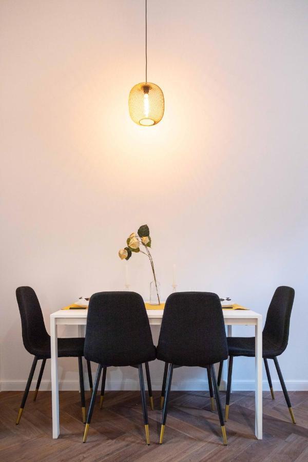 Modern And Design Apartment Near The Main Square Zagreb Buitenkant foto